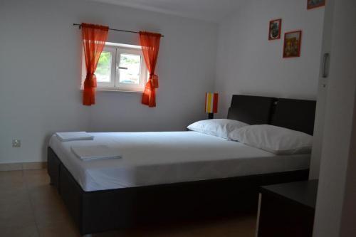 Apartments By The Sea Duce, Omis - 943