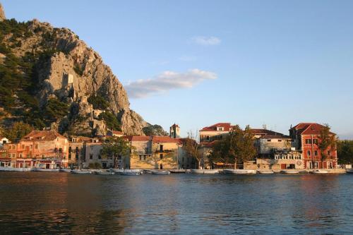 Fortune Apartments On Omis Riviera, Omis