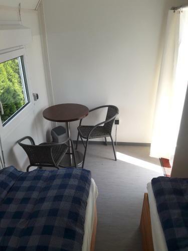 Hostal "nesthocker" Caf�-snackbar-pension-bauwagencamp