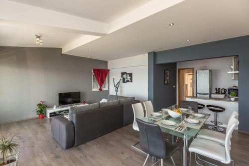Modern Apartment Omis