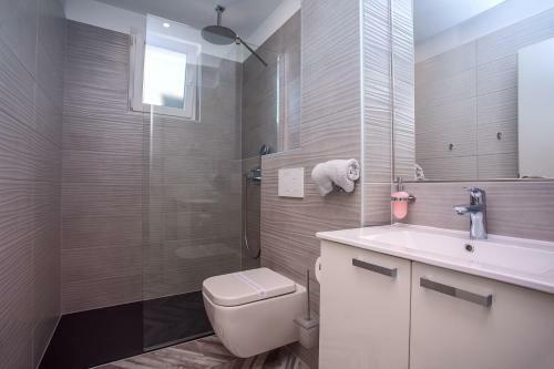 Luxury Villa Pocrnja -heated Pool, Sauna, Jacuzzi, Pool Table