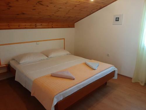 Apartments Ema