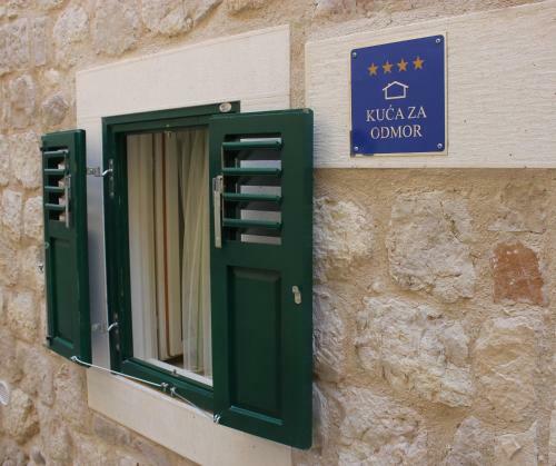 Moon Stone Residence Pag