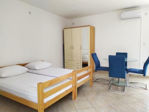 Holiday Home Pag (Two Separate Apartments)