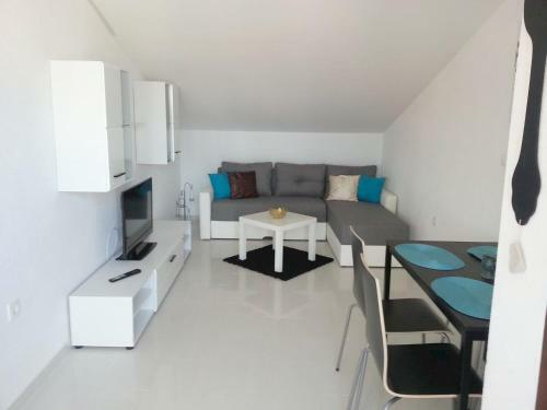 Apartments Kamelija