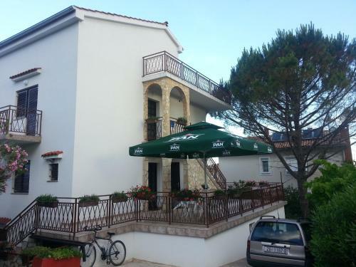 Apartments Kamelija