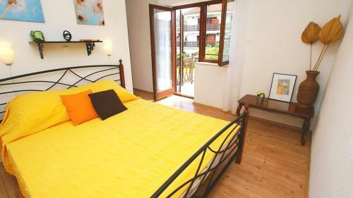 Apartments Kamelija