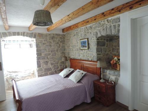 Three Bedroom Stone Villa Lusa With A Pool