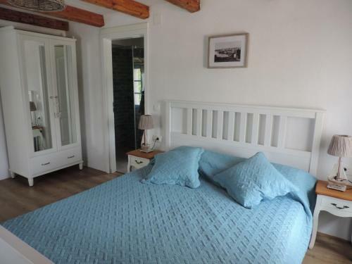 Three Bedroom Stone Villa Lusa With A Pool