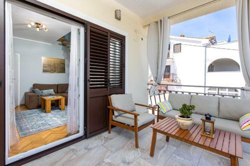 And Charming New Apartment In Vanta?i?i