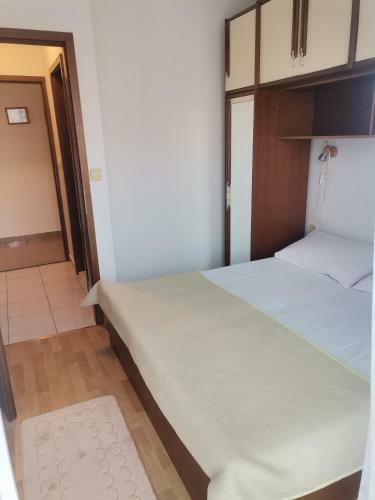 Apartments Petrica