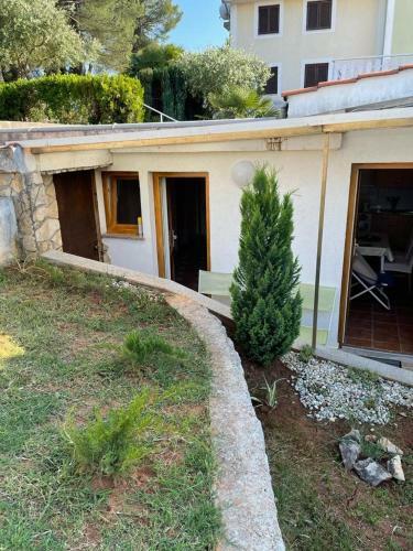Hostal Apartments Pape
