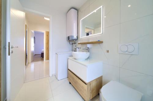 Apartment Crystal Aura 2