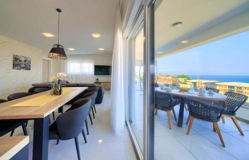 Apartment Crystal Aura 2