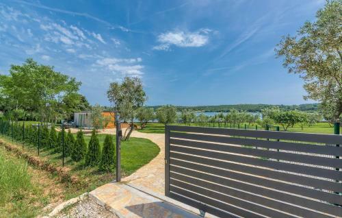 Beach House Ive With Sea View In Olive Grove