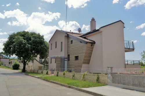 Perec Apartments
