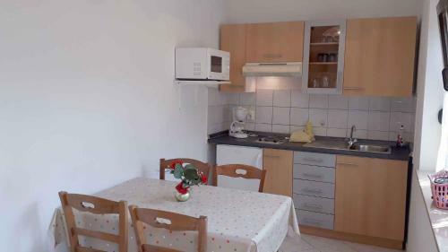 Apartment In Novi Vinodolski 35278