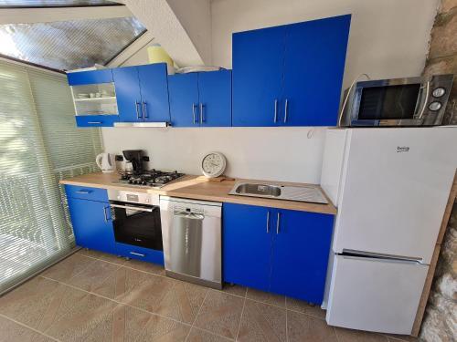 Apartments Levant