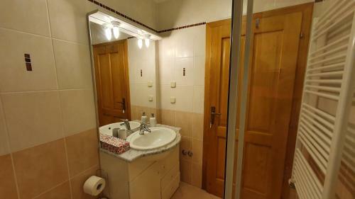 Sea Side Apartments 4*