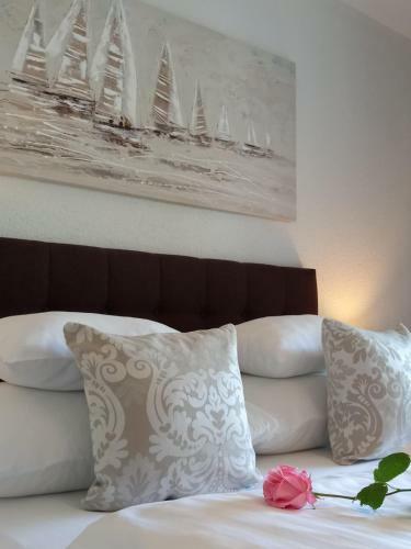 Hostal Garfild 1 Guest House