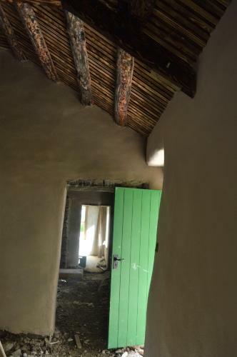 Secluded Thatched Cottage, Near Golfing & Beaches