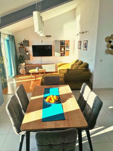 Apartment By The Sea
