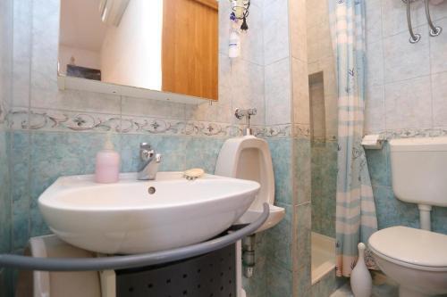 Apartments By The Sea Podgora, Makarska - 16476