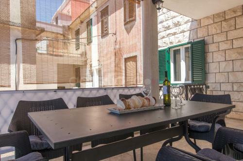 Seafront Apartment Mirta