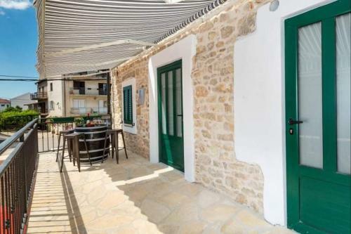 Vacation Stone House, 100m From The Beach
