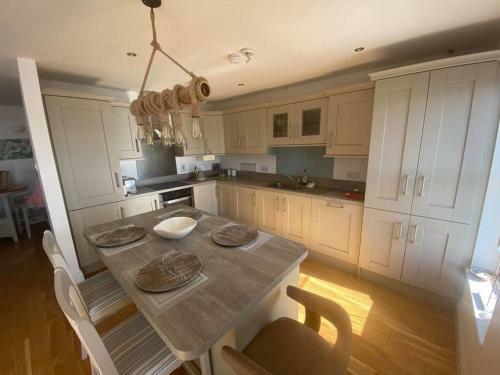 Charming 3 Bedroom Beach-front Townhouse