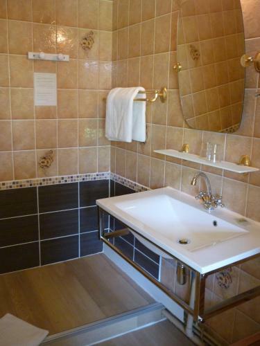 Hotel Le Relais De Beaucemaine