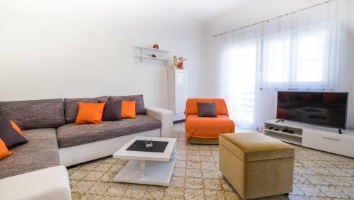 Apartment Ema