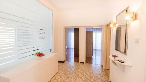 Apartment Ema