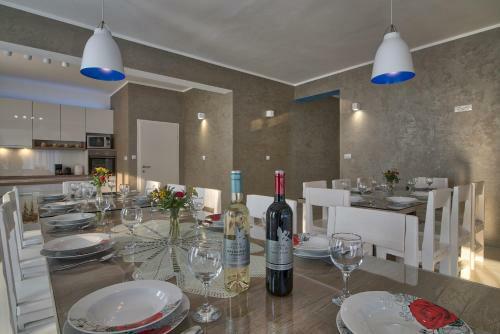 9 Bedroom Villa In Medulin