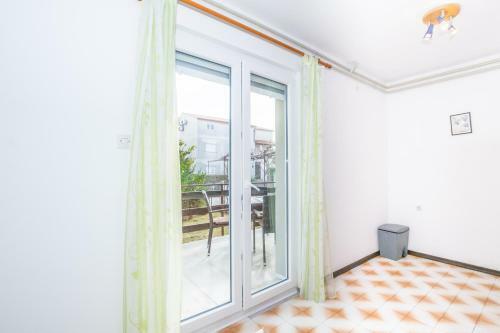 Family House With 2 Apartments - Irma
