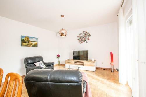 Family House With 2 Apartments - Irma