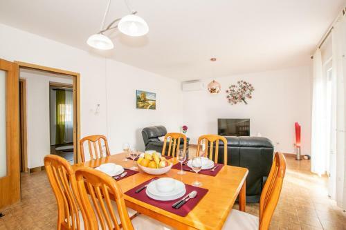 Family House With 2 Apartments - Irma