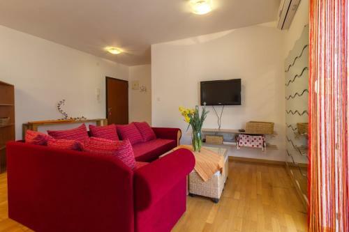 New Apartment Lory With A Pool And Sea View