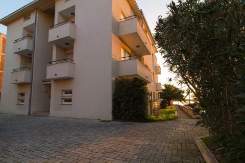 New Apartment Lory With A Pool And Sea View
