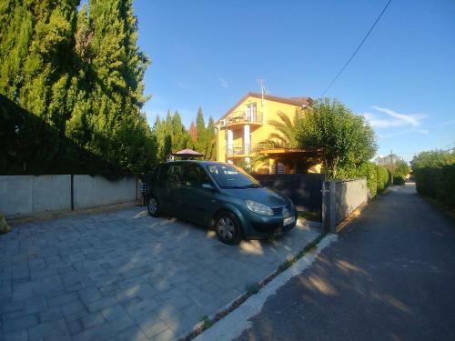 Lana Apartman