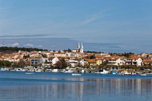 Apartment Dubravka Near The Sandy Beach