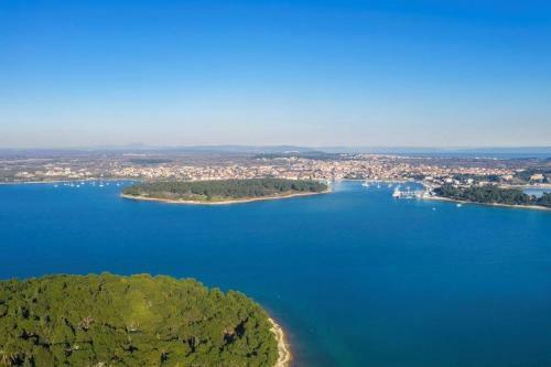 Apartment Dubravka Near The Sandy Beach