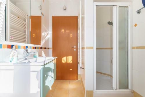 Villa Marko - 3 Apartments With Shared Swimming Pool