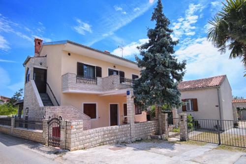 Apartment Luis