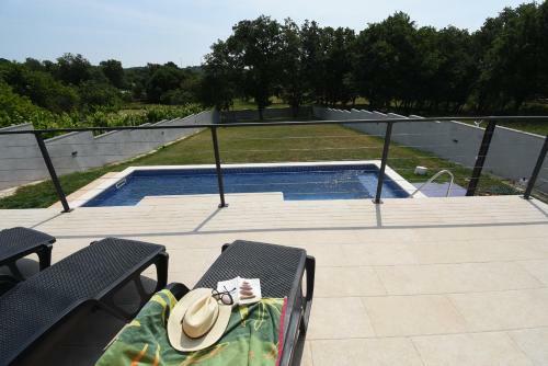 Villa Irena, 4 Bedroom Villa With Heated Pool