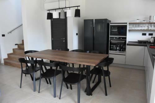 Villa Irena, 4 Bedroom Villa With Heated Pool