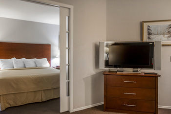 Hotel Syracuse Inn And Suites