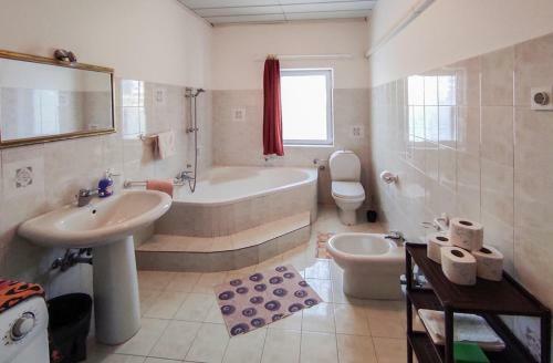 Spacious Apartment In A Quiet Location Near The Beach