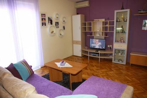 Vacation House On Island Brac - Ana