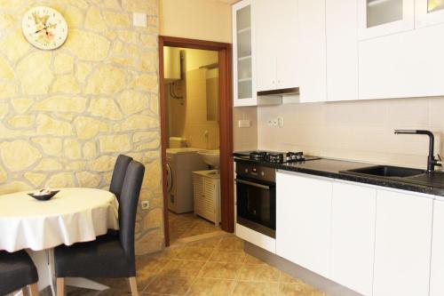Apartment Apartman Ruza